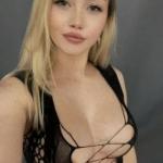 Laura, mit Mega-Figur und privat besuchbar. Bild