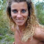 Geile Dreilochstute wartet auf Dich für Parkplatzsex. Bild