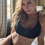 Vivian, eine wunderschöne Frau von 32 Jahren. Bild