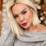 Blond Liya, reife Lady von 43 Jahren. Bild