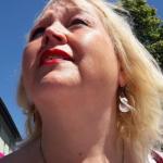 Blonde Schlampe von 58 lässt sich ficken. Bild