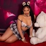 Latina Shayna, mit dem Top-Service Angebote sie-sucht